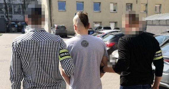 Sąd w Łodzi aresztował na trzy miesiące 33-letniego mężczyznę podejrzanego o zabójstwa 72-letniego sąsiada i goszczącej u niego 48-letniej kobiety. Grozi mu dożywocie – poinformował rzecznik prasowy Prokuratury Okręgowej w Łodzi Krzysztof Kopania.