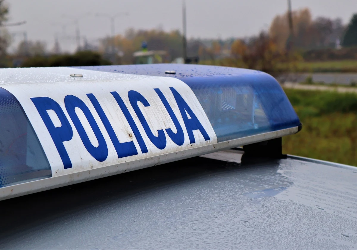 Ciało mężczyzny znaleźli w sobotę w starej studni mieszkańcy miejscowości Krupia Wólka w powiecie piaseczyńskim na Mazowszu.