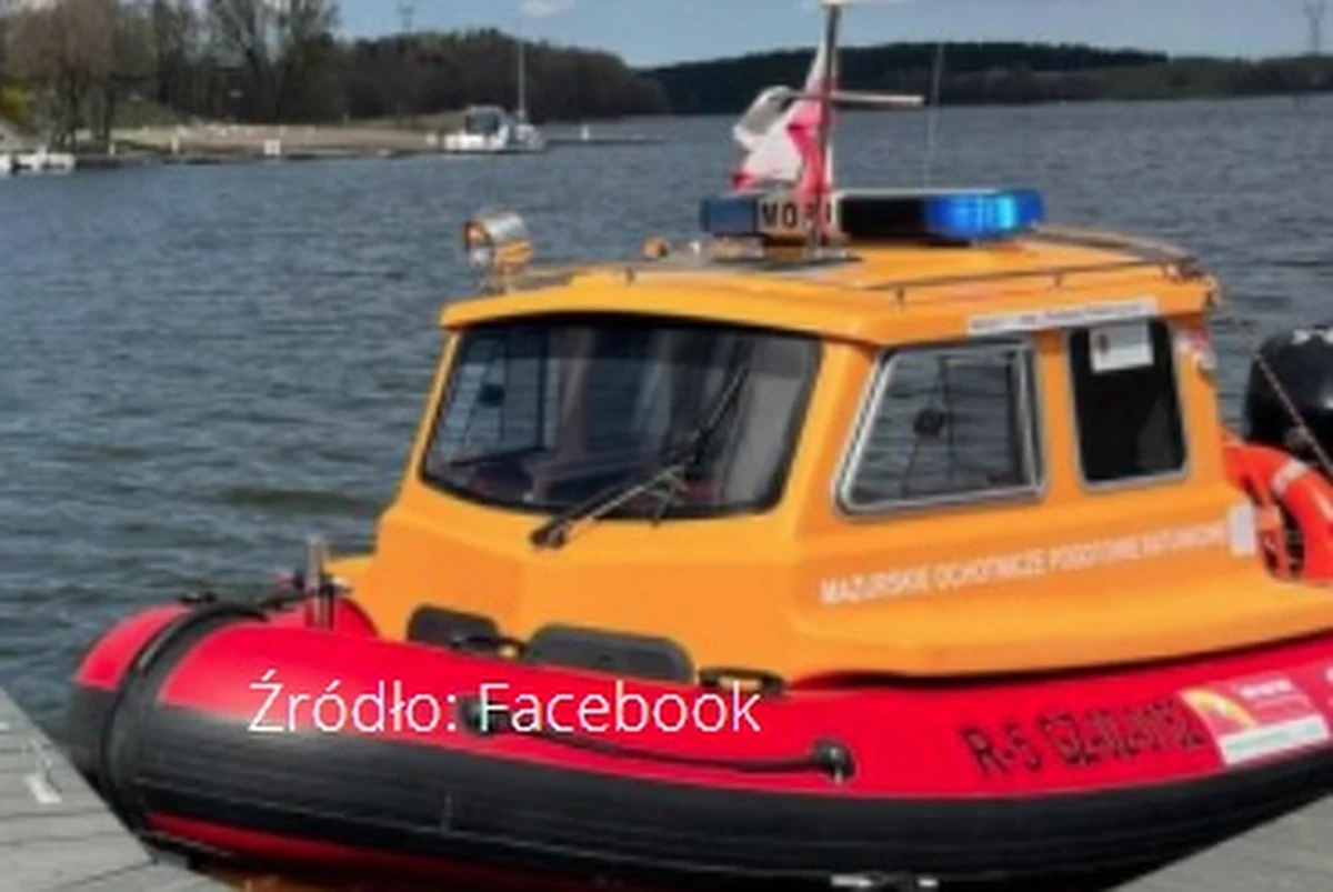 Ratownicy Mazurskiego Ochotniczego Pogotowia Ratunkowego rozpoczęli sezon od nietypowej interwencji w Mikołajkach. Z dna jeziora Tałty wydobywali samochód, który przez nieuwagę kierowcy zjechał po slipie do wody.