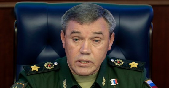 Szef rosyjskiego sztabu generalnego gen. Walerij Gierasimow został ranny pod Iziumem, na wschodzie Ukrainy - podała ukraińska agencja UNIAN. Według niej wojskowy musiał się stamtąd pilnie ewakuować.