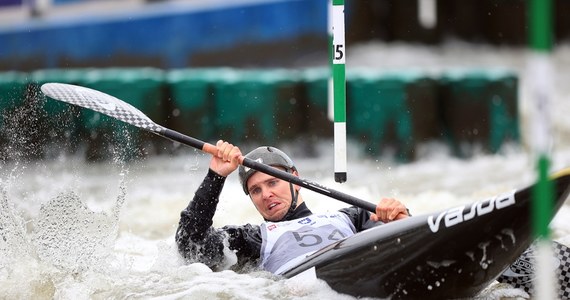 Extreme slalom to nowa i ekscytująca konkurencja, która zadebiutuje na igrzyskach olimpijskich w Paryżu w 2024 roku. Sport budzi wiele emocji, bo rywalizacja w nim jest wyjątkowo widowiskowa, a w decydujących momentach kajakarze ścigają się z rywalami, a nie tylko z czasem. Polacy mogą się w nim zakochać, tym bardziej, że mamy duże szanse, aby osiągnąć sukces i powalczyć o kolejne miejsce na igrzyskach.