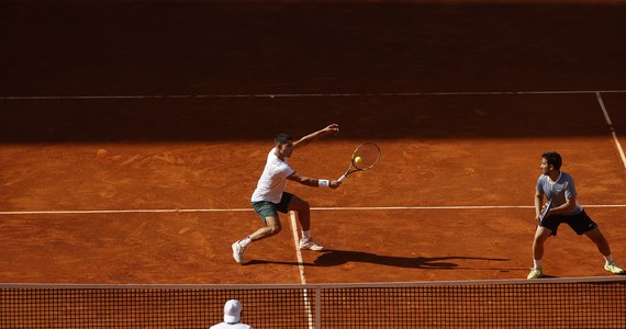 Łukasz Kubot i francuski tenisista Edouard Roger-Vasselin odpadli w pierwszej rundzie debla w turnieju ATP rangi 1000 w Madrycie. W niedzielę przegrali z Hiszpanami Carlosem Alcarazem i Markiem Lopezem 6:4, 6:7 (2-7), 4-10.