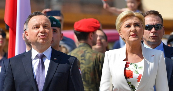 To co widzimy w Ukrainie, to tragiczne ziszczenie się słów prezydenta Lecha Kaczyńskiego. Jest taki naród, który uważa, że inne powinny być mu podporządkowane, na co my - wolny świat  - mówimy zdecydowanie nie - powiedział prezydent Andrzej Duda podczas obchodów święta Polonii i Polaków za Granicą.