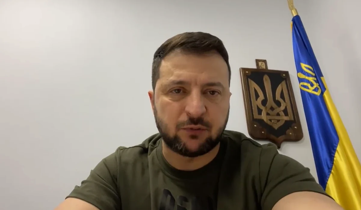 "Czy po słowach rosyjskiego ministra spraw zagranicznych Siergieja Ławrowa, oskarżających Żydów o antysemityzm, stosunki Izraela z Rosją pozostaną niezmienione? Czy izraelski ambasador pozostanie w Moskwie?" - pyta prezydent Ukrainy Wołodymyr Zełenski w opublikowanym w poniedziałek wieczorem nagraniu.