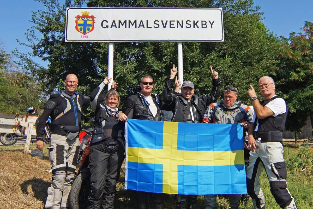 Rosjanie uprowadzili sołtysa niewielkiej wsi Żmijewka Mykołę Kuriwczaka – podała agencja Ukrinform. Częścią tej wsi jest osada Gammalsvenskby, czyli Staroszwedzie, która została założona kilkaset lat temu przez szwedzkich osadników. 