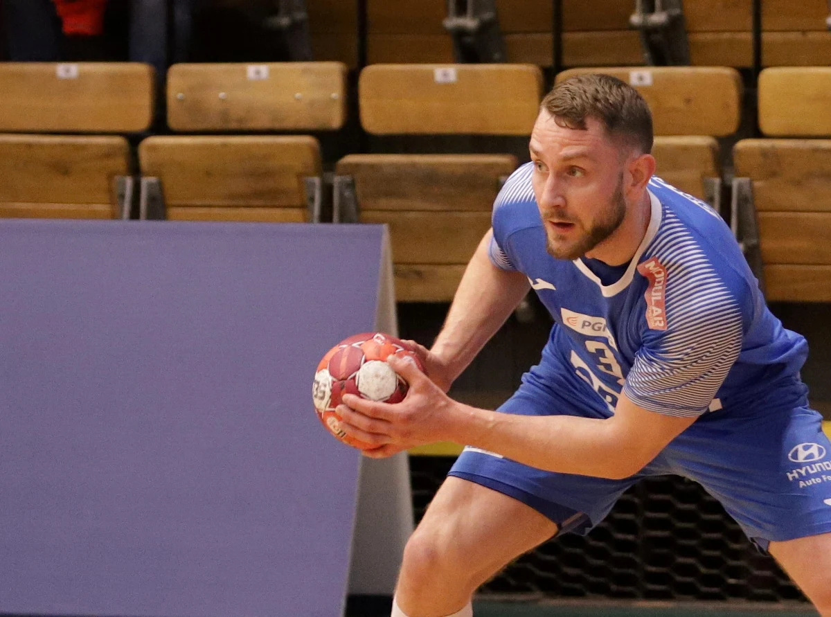 Wieczorem w Płocku piłkarze ręczni Orlen Wisły stoczą decydujący pojedynek w ćwierćfinale Ligi Europejskiej. Stawką starcia z Kadetten Schaffhausen będzie awans do turnieju finałowego rozgrywek. Przed tygodniem na wyjeździe płocczanie wygrali 33:31. „Myślę, że łatwiej się gra jeżeli rewanż masz u siebie. Małą przewagę psychologiczną będziemy mieli” – zapewnia jeden z liderów Orlen Wisły - Michał Daszek. Początek spotkania o godz. 20:45. 