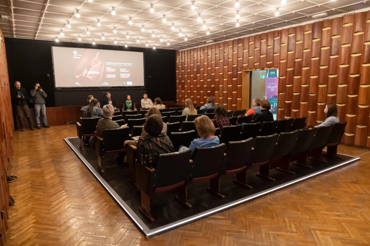 ​Drugą salę projekcyjną Kina Pałacowego otwiera Centrum Kultury Zamek. Mieści się ona w wyremontowanej i unowocześnionej Sali Audiowizualnej. Seanse jednorazowo oglądać tam może prawie 50 osób.