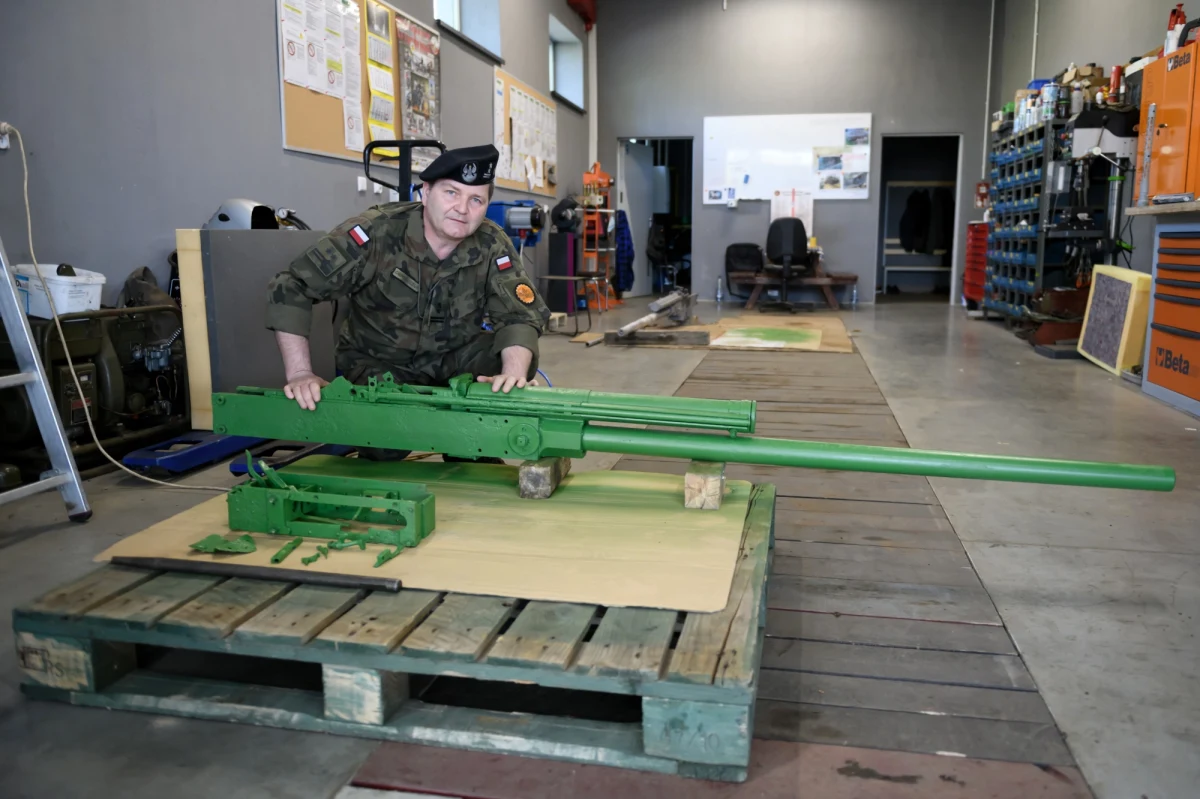 ​Pozyskane w ostatnim czasie czołg Centurion Mk.5 oraz transporter opancerzony Sd.Kfz. 251 zamierza uruchomić Muzeum Broni Pancernej w Poznaniu. Unikatowa w tej części Europy kolekcja cieszy się dużym zainteresowaniem - ostatnio także gości z Ukrainy.