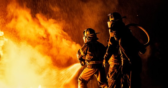 Ponad 9 godzin trwało gaszenie pożaru stolarnii przy ulicy Lubelskiej w Olsztynie. Ogień pojawił się tam wczoraj wieczorem.