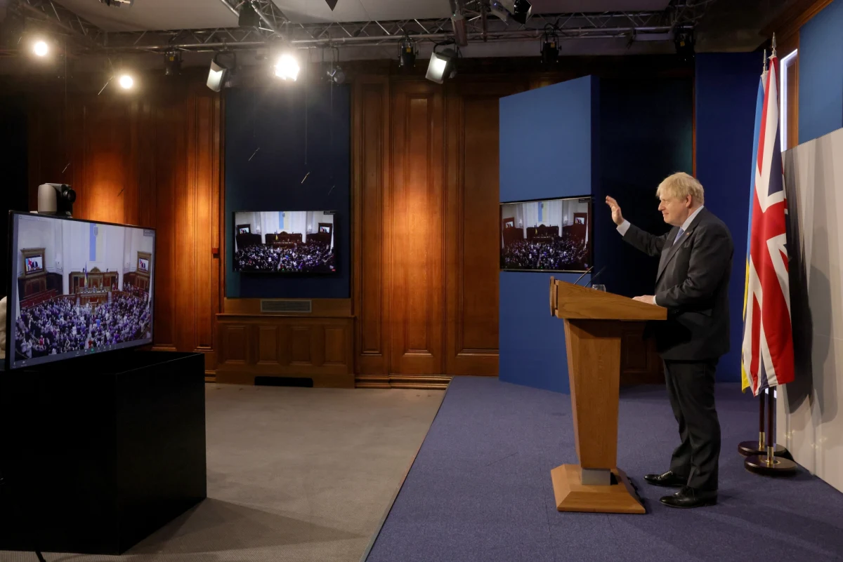 "Wierzę, że Ukraina wygra" - oświadczył brytyjski premier Boris Johnson w przemówieniu wygłoszonym do członków ukraińskiego parlamentu. Polityk zapowiedział także kolejny pakiet sprzętu wojskowego dla Ukrainy. 