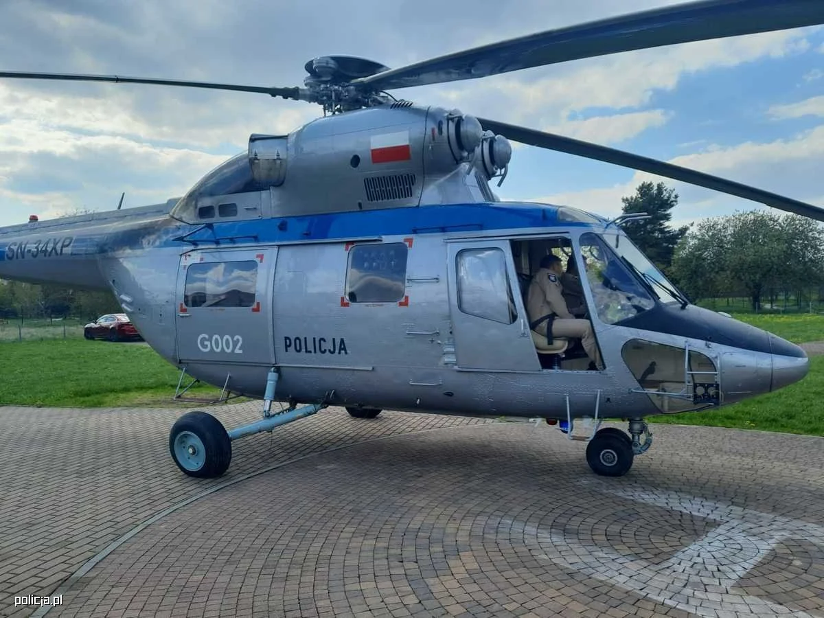 Dwa nowe serca, dla 55-latka i 45-letniej matki pięciorga dzieci przetransportowały jednego dnia, policyjny Sokół i śmigłowiec LPR. Dzięki ich pomocy pacjenci USK we Wrocławiu dostali nowe życie. 