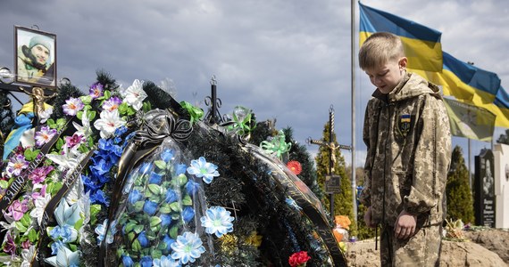 105 z 290 ciał cywilów zabitych przez Rosjan w Irpieniu pod Kijowem wciąż nie zostało zidentyfikowanych – poinformowała wicepremier Ukrainy Iryna Wereszczuk. Jak dodała, 70 proc. miasta uległo zniszczeniu lub uszkodzeniu w wyniku działań wojennych.