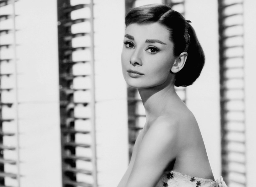 Uważała, że ma za duży nos i zbyt małe piersi. "Wielokrotnie patrząc w lustro mówiła: 'Nie rozumiem, dlaczego ludzie postrzegają mnie jako piękną" - wspomina syn gwiazdy. W biograficznym filmie o życiu Audrey Hepburn w roli gwiazdy "Śniadania u Tiffany'ego" zobaczymy Rooney Marę.