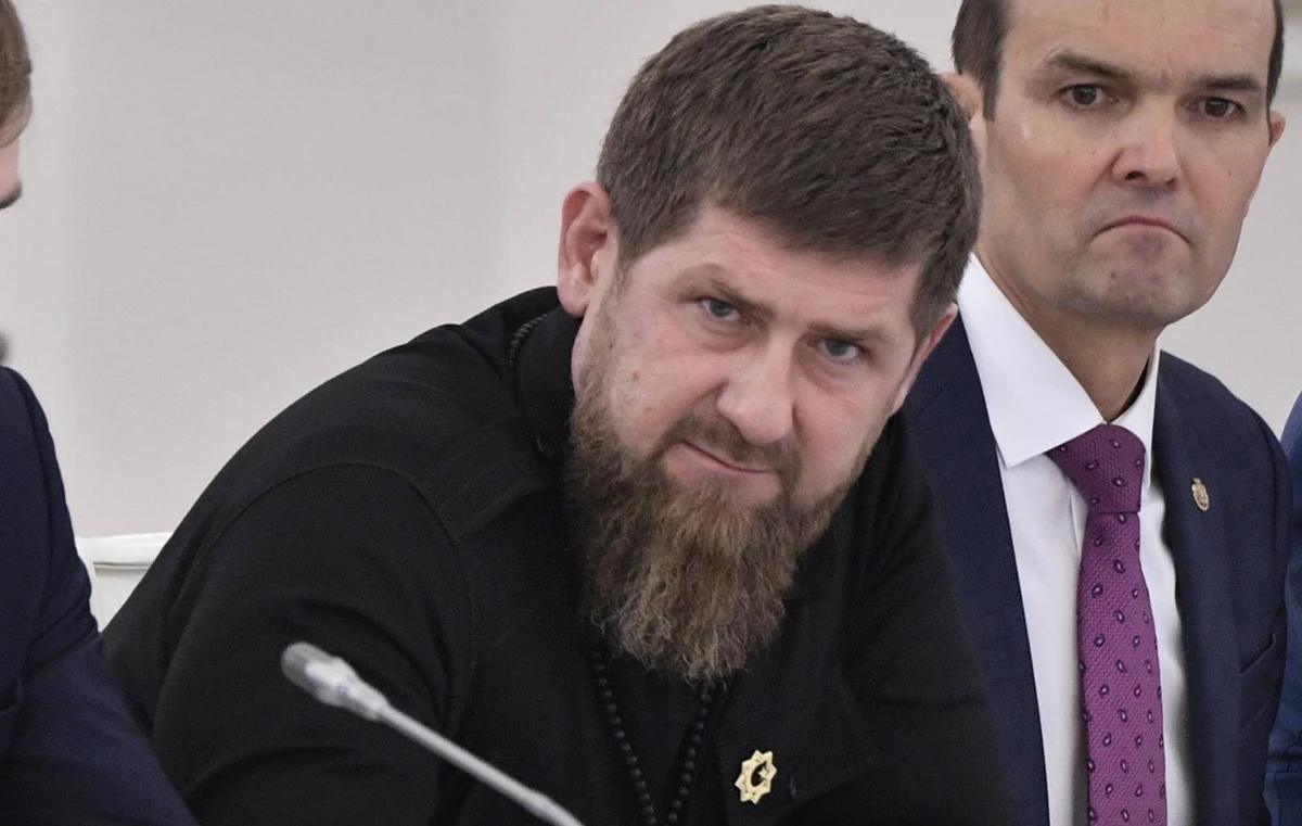 ​Przywódca autonomicznej czeczeńskiej republiki Ramzan Kadyrow powiedział, że konieczne jest rozpoczęcie "drugiego etapu operacji specjalnej" w Ukrainie. Miałby on objąć nie tylko Donbas, ale także resztę kraju, który opiera się rosyjskiej inwazji. Kadyrow twierdzi także, że konieczne jest powołanie nowego rządu w Ukrainie.