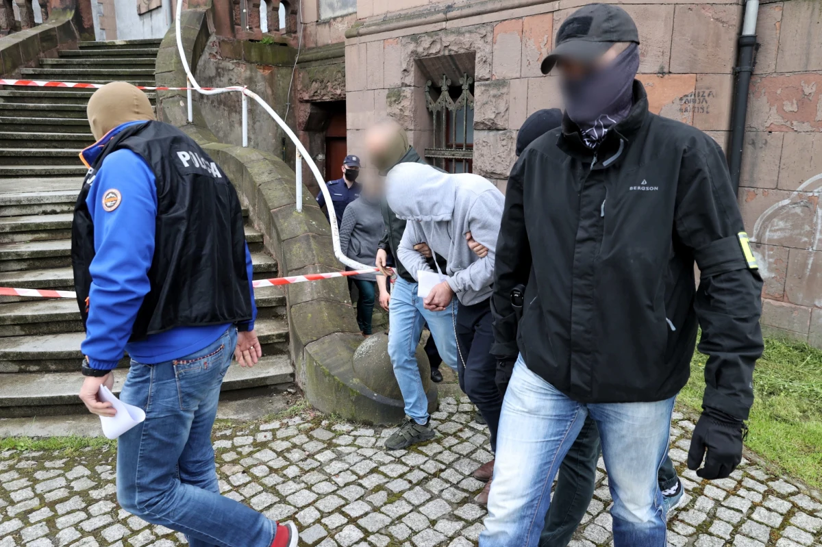 Sosnowiecka prokuratura skierowała do sądu wniosek o przedłużenie o kolejne trzy miesiące aresztu dla Tomasza M., podejrzanego o uprowadzanie i zabicie 11-letniego Sebastiana z Katowic. Do morderstwa doszło blisko rok temu. W kwietniu zakończyła się obserwacja psychiatryczna mężczyzny. Opinię biegłych prokuratura ma otrzymać w tym miesiącu.