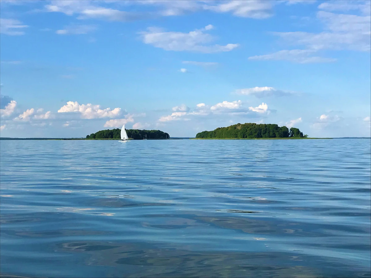 ​Ruszyły prace przygotowawcze dotyczące budowy Pętli Mazurskiej, czyli nowej drogi wodnej, która połączyłaby jeziora położone między Śniardwami i Niegocinem - podały w środę Wody Polskie. Ogłoszono przetarg na opracowanie studium wykonalności tej inwestycji.