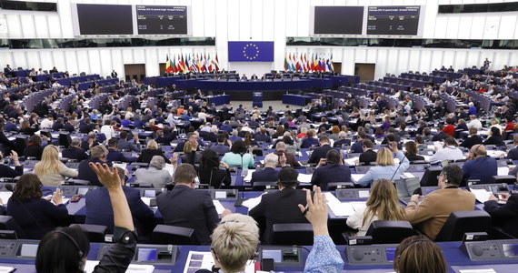 Rezolucja Parlamentu Europejskiego w sprawie praworządności w Polsce i na Węgrzech - przegłosowana. Za jej przyjęciem było 426 eurodeputowanych, przeciw było 133, a od głosu wstrzymało się 37. 