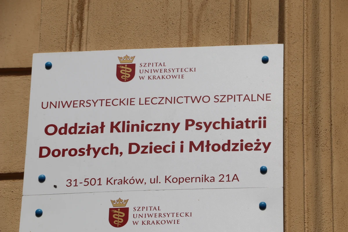 To jest konkretne wsparcie dla pacjentów i to dzięki słuchaczom radia RMF FM. Dzisiaj przekazaliśmy sprzęt i wyposażenie dla Oddziału Klinicznego Psychiatrii Dorosłych, Dzieci i Młodzieży Szpitala Uniwersyteckiego w Krakowie. Sprzęt został zakupiony dzięki naszej świątecznej loterii Świetny Mikołaj w RMF FM.