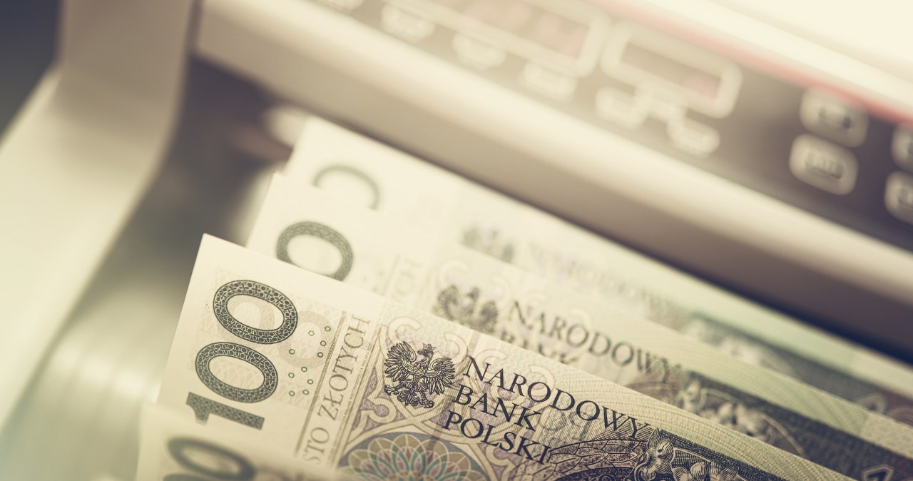 ZUS daje 8400 zł na wniosek. Zgłoszenie mogą wysłać tylko bezrobotni