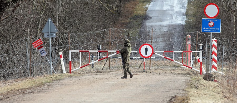 Komisja Europejska pyta w liście do polskich władz, czy budowa muru wzdłuż granicy z Białorusią jest zgodna z unijnym prawem. Z kolei eurodeputowani wzywają do wszczęcia procedury przeciwnaruszeniowej w związku z tworzeniem tego ogrodzenia.