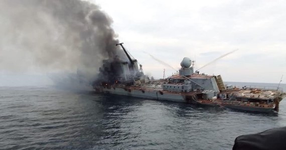 Amerykańskie służby pomogły Ukrainie znaleźć i zatopić krążownik Moskwa, podając jego współrzędne na Morzu Czarnym. Doniesienia prasy potwierdza przedstawiciel administracji Joe Bidena. 