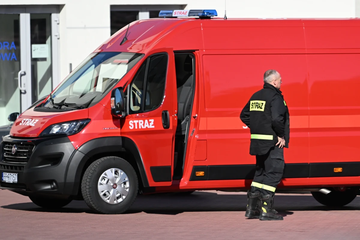 Nie żyje kobieta najciężej ranna w wybuchu w domu jednorodzinnym w miejscowości Ożary koło Ząbkowic Śląskich na Dolnym Śląsku. Informację przekazał Uniwersytecki Szpital Kliniczny we Wrocławiu, gdzie trafiła 80-latka. Ranne zostały trzy osoby. 
