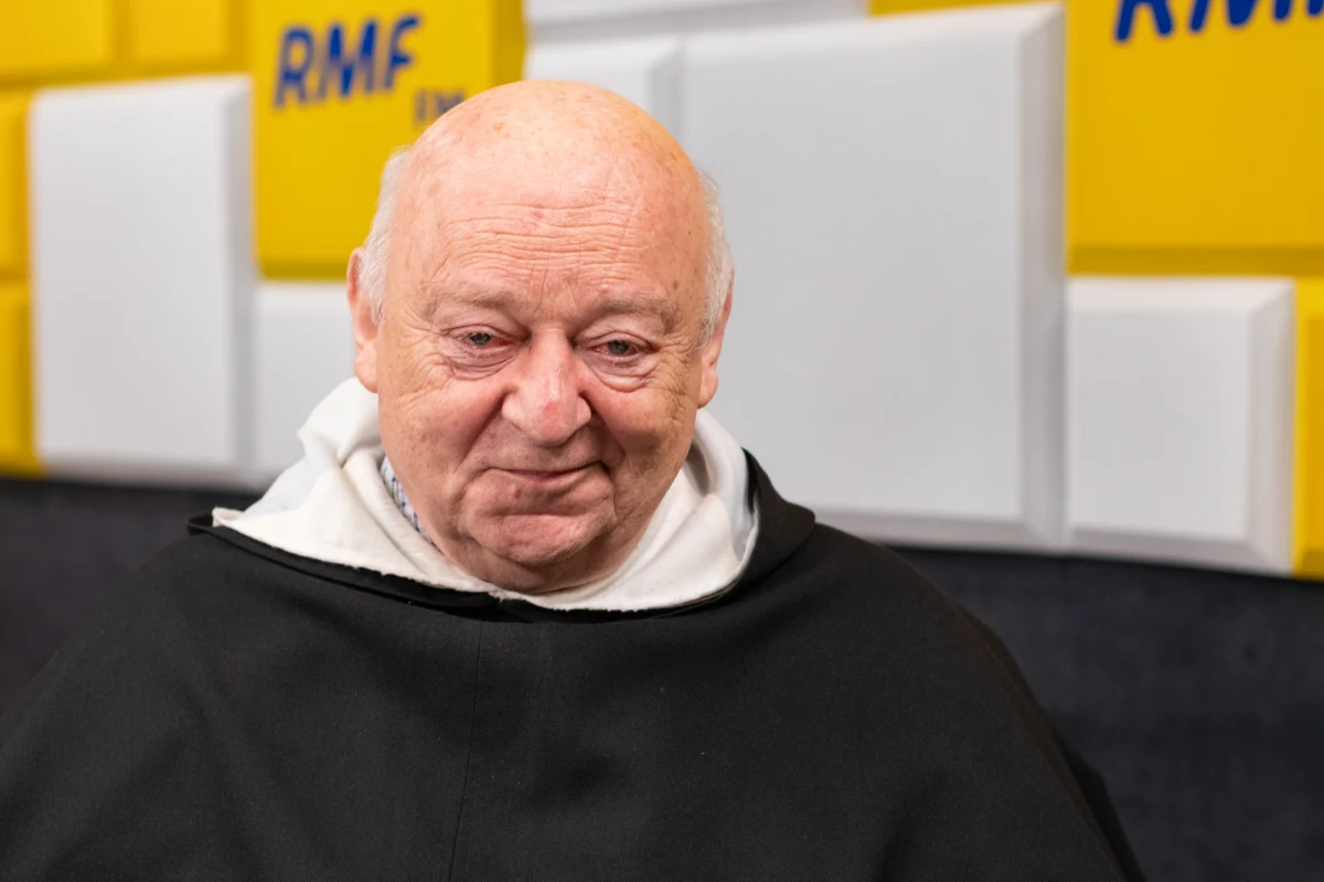 "Papież nie jest pierwszym, który w przypadku konfliktów nie nazywa po imieniu agresora" - mówił w Porannej rozmowie w RMF FM dominikanin, o. Stanisław Tasiemski, wiceszef Katolickiej Agencji Informacyjnej. "Papież ucałował flagę ukraińską, nie ucałował rosyjskiej" - zaznaczył gość Roberta Mazurka.