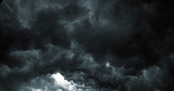 Instytut Meteorologii i Gospodarki Wodnej wydał ostrzeżenie pierwszego stopnia przed burzami z gradem w południowo-wschodniej części kraju. Alert obowiązuje w sześciu województwach.