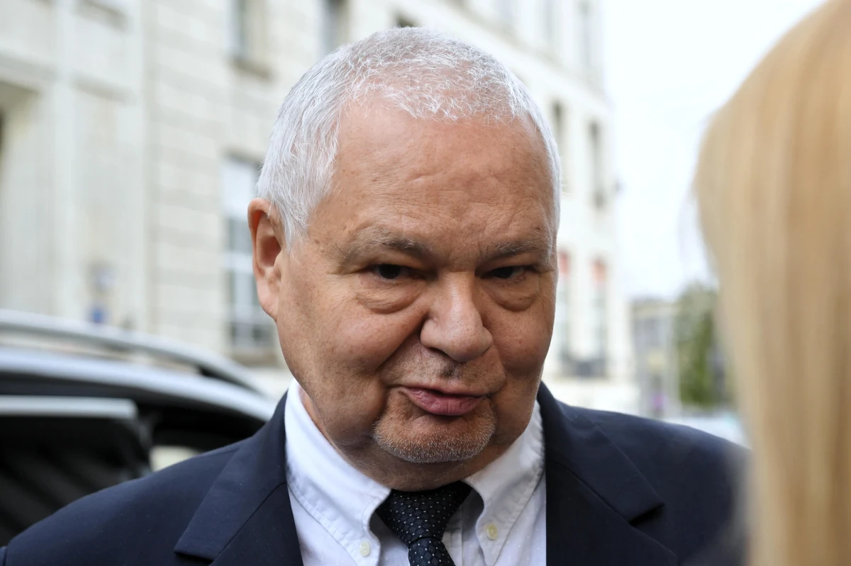 Powołanie Adama Glapińskiego na kolejną kadencję w Narodowym Banku Polskim może być niezgodne z prawem. W Pałacu Prezydenckim pojawiły się opinie prawne w tej kwestii. Andrzej Duda domaga się od współpracowników wyjaśnień w tej sprawie - ustalili dziennikarze RMF FM. To stawia pod znakiem zapytania zaplanowane na przyszły tydzień powoływanie Glapińskiego na drugą kadencję prezesa NBP.