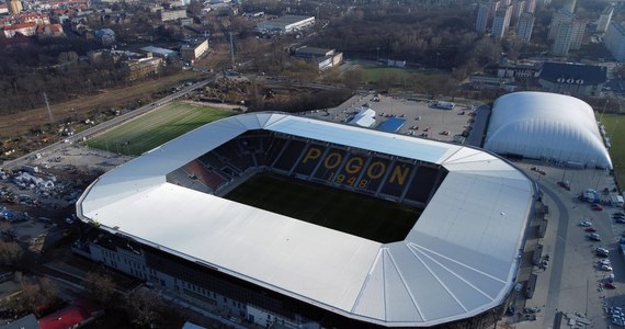 Władze Szczecina szukają sponsora, który zapłaci za eksponowanie swojej marki na największej i najnowocześniej piłkarskiej arenie w regionie - Stadionie Miejskim im. Floriana Krygiera.

