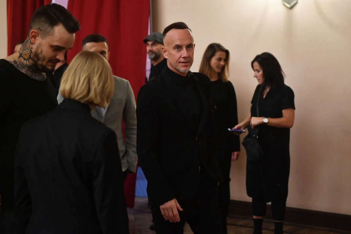 Sąd Okręgowy w Gdańsku uniewinnił członków zespołu Behemoth, w tym jej lidera Adama "Nergala" Darskiego, od znieważenia polskiego godła. Wyrok jest nieprawomocny.