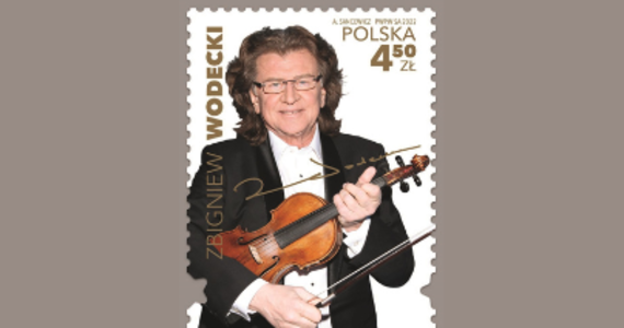 Do obiegu trafił właśnie znaczek pocztowy z wizerunkiem i autografem Zbigniewa Wodeckiego. Artysta został przedstawiony ze skrzypcami - jednym z trzech instrumentów, na których grał.

