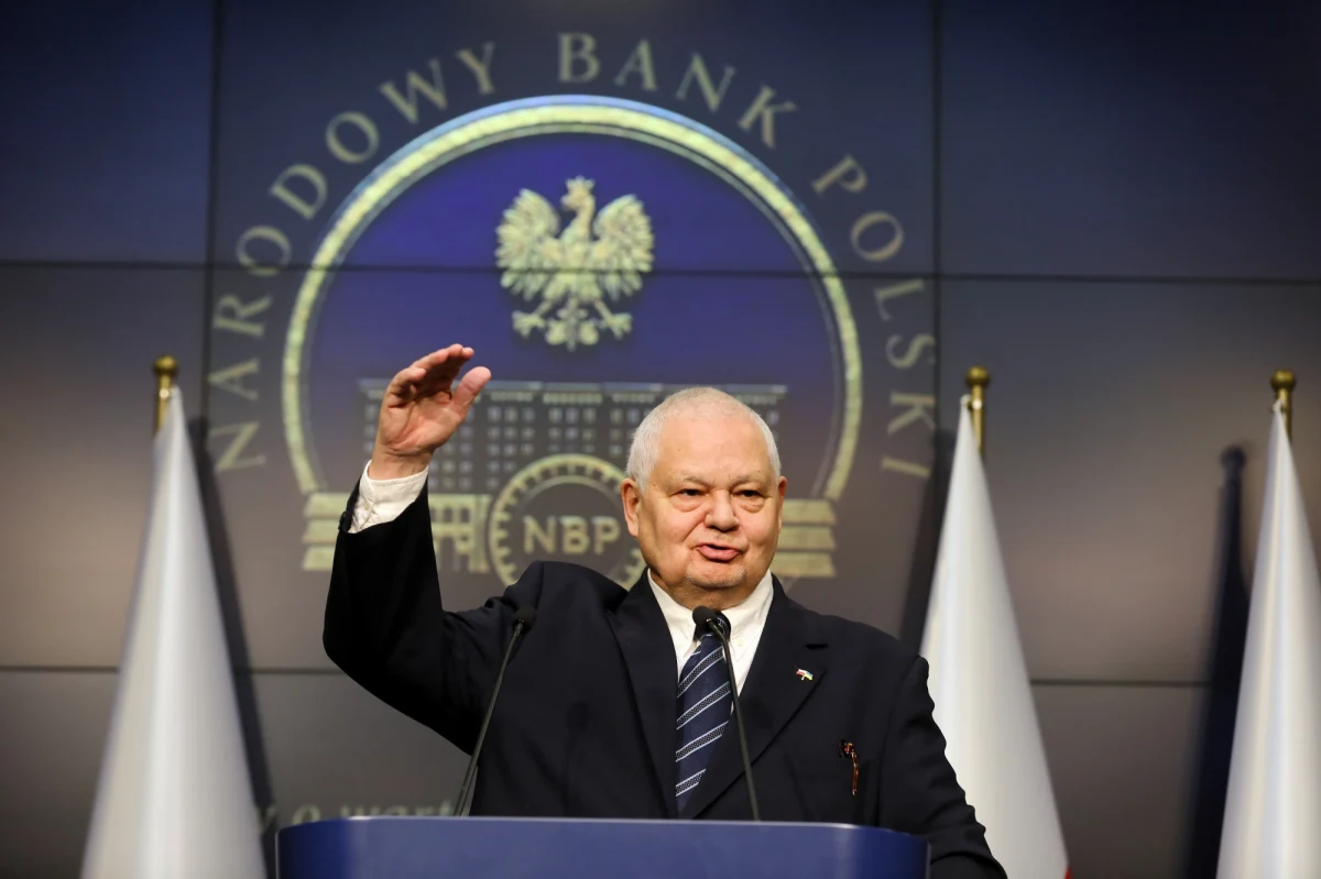 "Nadal będziemy podnosić stopy procentowe, aż osiągniemy pewność, że inflacja się obniży" - powiedział prezes Narodowego Banku Polskiego. Dodał, że "nie ma odpowiedzi, na jakim pułapie zatrzymają się stopy procentowe". Podkreślił, że czas ich obniżania nadejdzie "w przyszłości, nie tak odległej". "Ale na razie priorytetem jest obniżanie inflacji" - podkreślił Adam Glapiński dodając, że szczyt wzrostu cen nastąpi w czerwcu-lipcu tego roku.