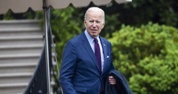 Prezydent USA Joe Biden ogłosił w piątek kolejny pakiet pomocy wojskowej dla Ukrainy, w skład którego wejdą m.in. dodatkowe pociski artyleryjskie i radary. Prezydent nie poinformował o wartości pakietu, lecz według mediów wynosi on ok. 150 mln dolarów.