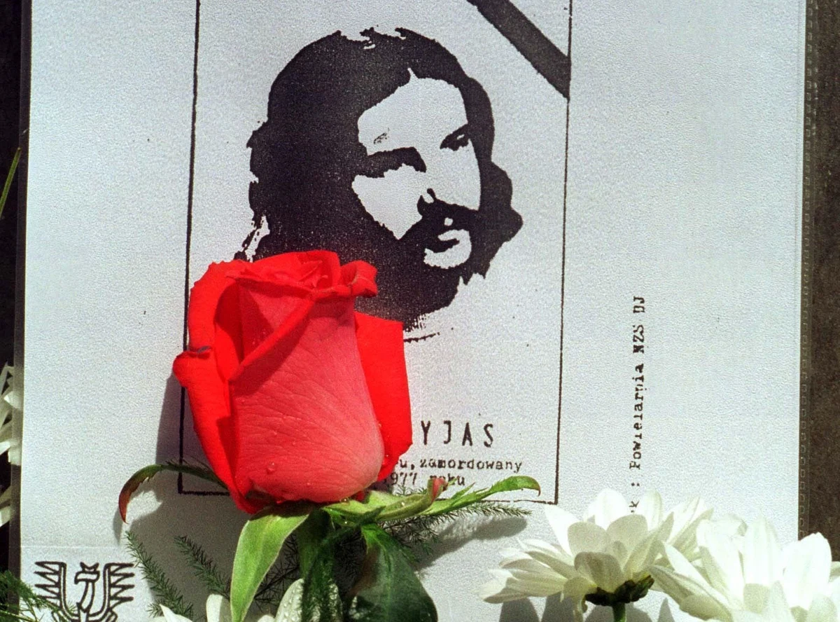 45 lat temu, 7 maja 1977 r., w Krakowie zginął Stanisław Pyjas, student Uniwersytetu Jagiellońskiego, współpracownik Komitetu Obrony Robotników. Okoliczności zdarzenia wskazują, że był ofiarą działań bezpieki. Jego śmierć była impulsem dla opozycji w środowiskach akademickich.