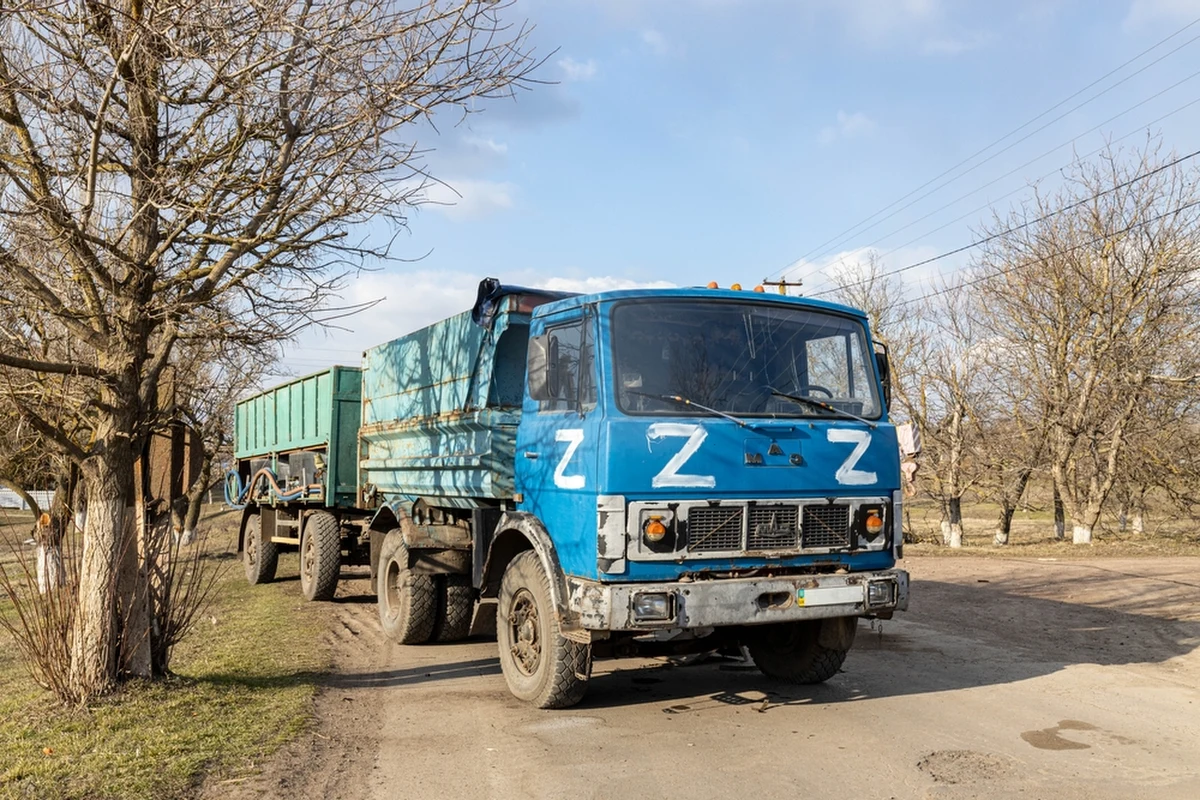 Rosyjscy żołnierze kradną przeznaczony na eksport olej roślinny z zakładu, który zajęli w obwodzie zaporoskim na południu Ukrainy - podała w sobotę agencja Ukrinform, cytując oświadczenie obwodowej obrony terytorialnej.