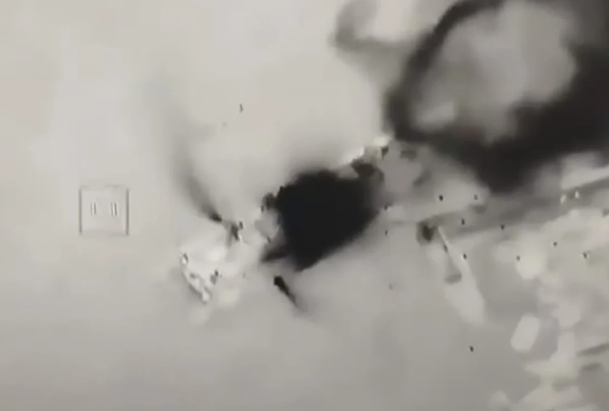 Ukraińskie Siły Zbroje zatopiły rosyjski kuter desantowy klasy Sierna u wybrzeży Wyspy Węży na Morzu Czarnym. Zestrzeliły też rosyjskiego drona zwiadowczego typu Forpost – podała agencja Ukrinform, cytując rzecznika władz obwodu odeskiego Serhija Bratczuka.