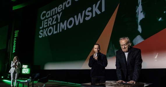 Odcisk dłoni Jerzego Skolimowskiego stał się częścią Krakowskiej Alei Gwiazd. Artysta był gościem specjalnym 15.Mastercard OFF CAMERA.
