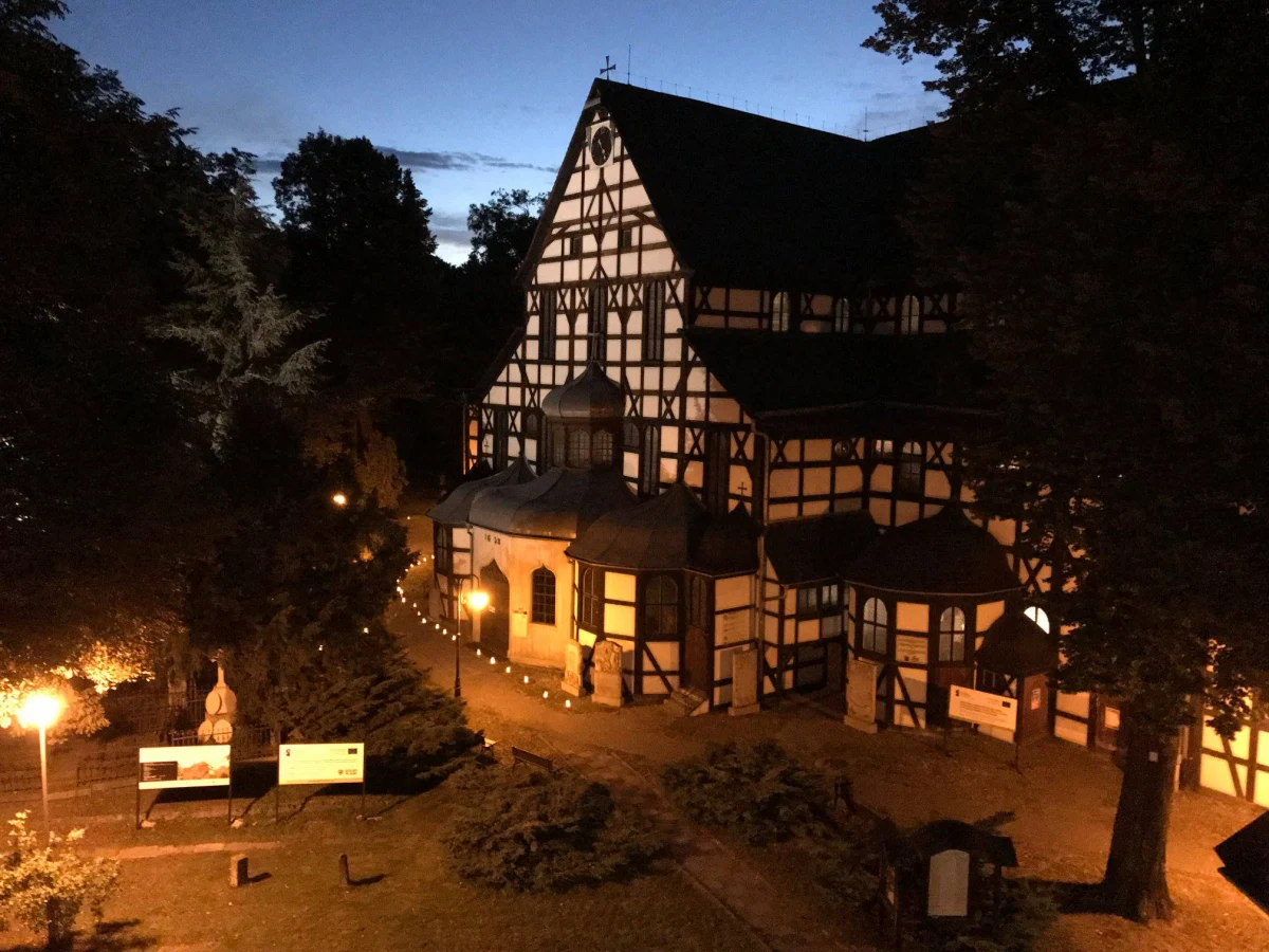 Kilkudziesięciu artystów m.in. z Żytomierza, Kijowa i Lwowa, a także z różnych miast w Polsce wystąpi podczas 24-godzinnego koncertu, który odbędzie się w weekend w Kościele Pokoju w Świdnicy na Dolnym Śląsku. Wydarzenie jest wyrazem sprzeciwu wobec wojny w Ukrainie.
