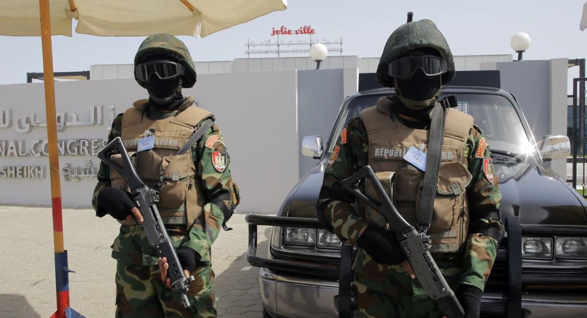 Jedenastu egipskich żołnierzy zginęło, a pięciu zostało rannych w terrorystycznym ataku na przepompownię wody po wschodniej stronie Kanału Sueskiego - poinformował rzecznik egipskiej armii, cytowany przez agencję Reutera. 