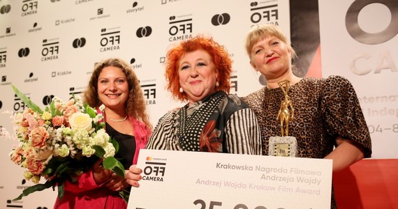 ​Film "Miss Viborg" w reżyserii Marianne Blicher zwyciężył w konkursie głównym odbywającego się w Krakowie 15. Festiwalu Mastercard Off Camera. Najlepszą polską produkcją okazały się natomiast "Piosenki o miłości". Wyróżniono też aktorów - Magdalenę Żak i Adama Woronowicza.