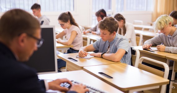 W poniedziałek rozpocznie się nabór do szkół ponadpodstawowych na rok szkolny 2022/2023. Rekrutacja, podobnie jak w poprzednich latach, będzie odbywać się droga elektroniczną. W szczecińskich szkołach wolnych jest blisko 5 tys. miejsc. 
