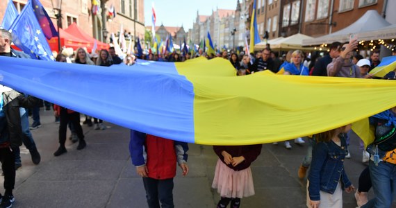 Odśpiewali hymny Polski, Ukrainy i Unii Europejskiej, a następnie przeszli ulicami miasta w Marszu Pokoju dla Ukrainy. W wydarzeniu organizowanym w niedzielę w Gdańsku wzięło udział ok. 200 osób.