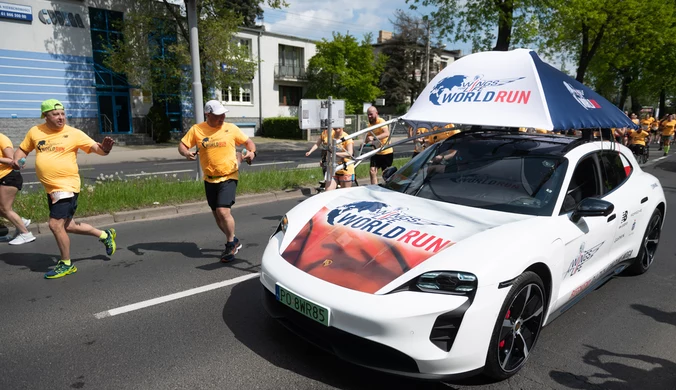 Adam Małysz za kierownicą luksusowego porsche. Tylko ta prędkość...