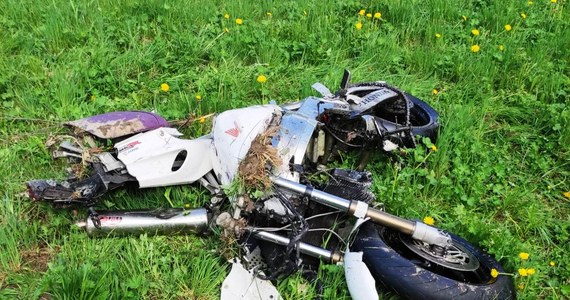 19-letni motocyklista zginął w wypadku, do którego doszło dziś rano w Mszanie Dolnej. Trwa ustalanie dokładnych przyczyn i okoliczności tragedii. 