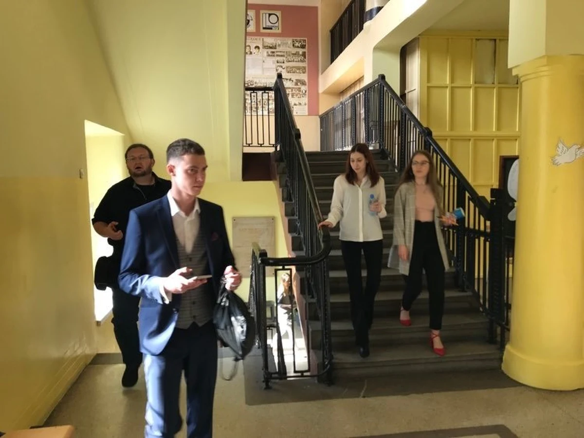 Za maturzystami egzamin z języka angielskiego na poziomie rozszerzonym. To najchętniej wybierany przez uczniów przedmiot dodatkowy. Do egzaminu przystąpiło ponad 201 tysięcy osób.