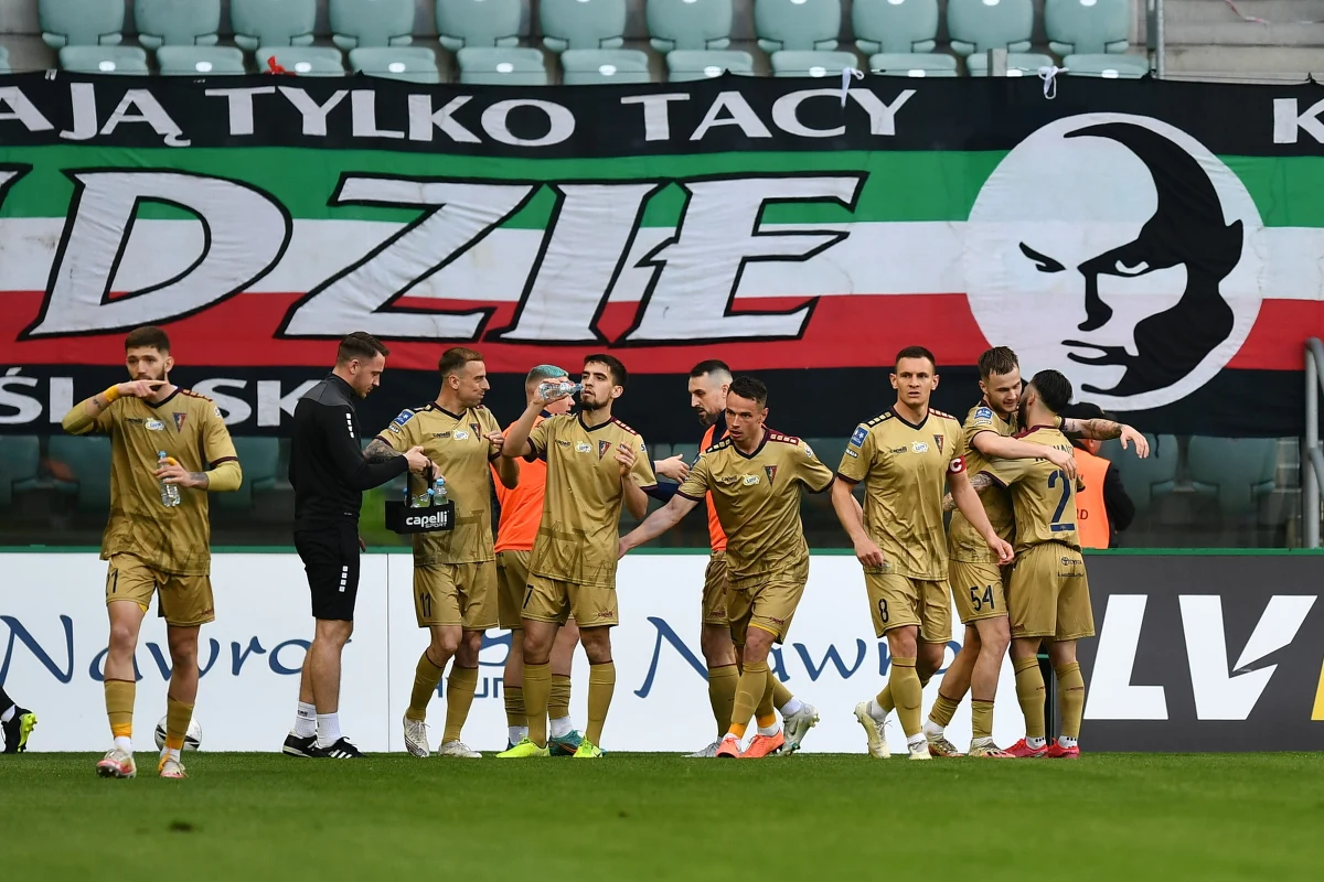 Szwed Jens Gustaffson poprowadzi w nowym sezonie piłkarzy Pogoni Szczecin. Zastąpi na stanowisku trenera odchodzącego Kostę Runjaicia.