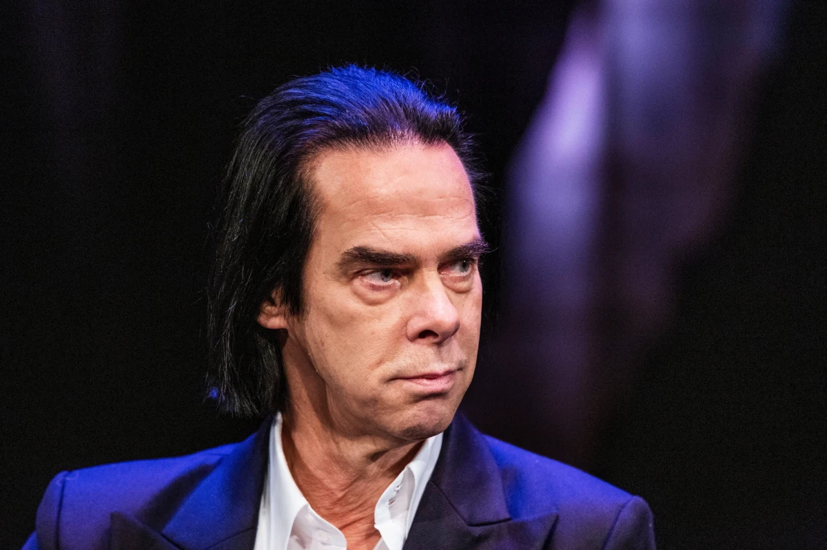 Nick Cave ogłosił śmierć swojego najstarszego syna. Jethro Lazenby zmarł w wieku 31 lat. "Z wielkim smutkiem mogę potwierdzić, że mój syn Jethro nie żyje" – napisał australijski piosenkarz w oświadczeniu.