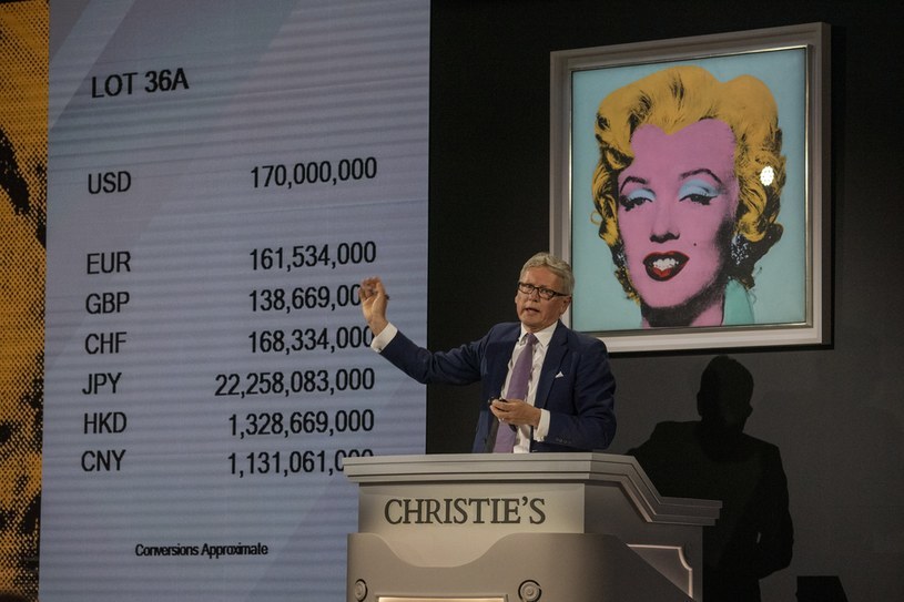 Słynny portret Marilyn Monroe autorstwa amerykańskiego mistrza pop-artu Andy'ego Warhola został sprzedany za 195 milionów dolarów w poniedziałek wieczorem w  siedzibie Christie's w Nowym Jorku, stając się najdroższym dziełem sztuki XX wieku, jakie kiedykolwiek sprzedano na publicznej aukcji.