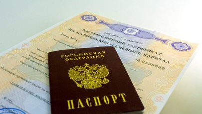 Tysiące paszportów dyplomatycznych dla elit. Rosja chce ominąć sankcje